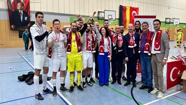 Türkiyemspor SV Schweinfurt, 100. Yıl Cumhuriyet Kupası Salon Futbol Turnuvası’nı Kazandı