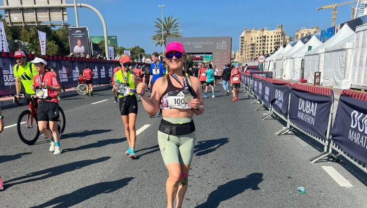 İnegöllü kadın sporcu Dubai maratonunda koştu