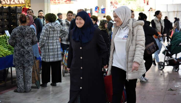 Pazar alışverişinin keyfe dönüştüğü şehir Mustafakemalpaşa