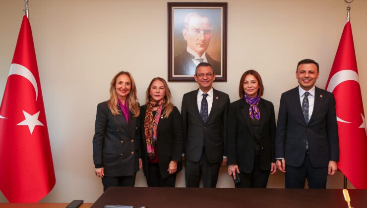 KA. DER’in kadın listesi CHP lider Özgür Özel’in masasında!