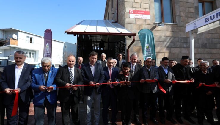 Mevlana camii dualarla açıldı