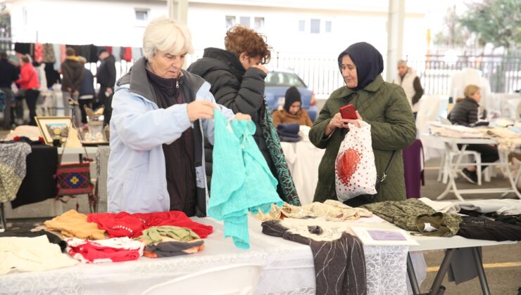 Bilinçsiz tüketime karşı ikinci el eşyaları takas ettiler