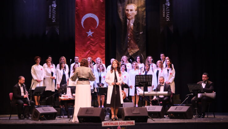 Hekimlerden beyaz önlükleriyle konser