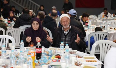 Binlerce Nilüferli iftar sofralarında buluşuyor