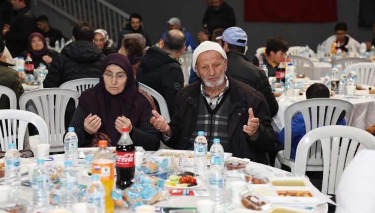 Binlerce Nilüferli iftar sofralarında buluşuyor