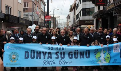 Bursa’da Barış İçin Su Yürüyüşü Düzenlendi