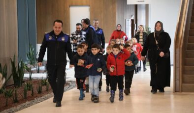 Öğrencilerden İnegöl Belediyesi’ne ziyaret