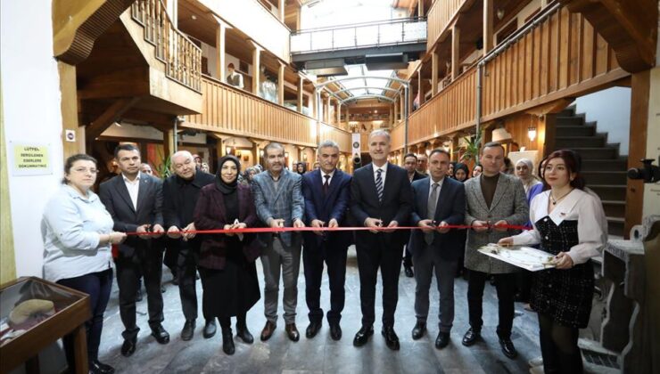 İnegöl Kent Müzesi’nde “Vuslat” sergisi açıldı