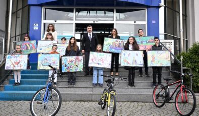 Çocuklar hayalindeki parkı resmetti