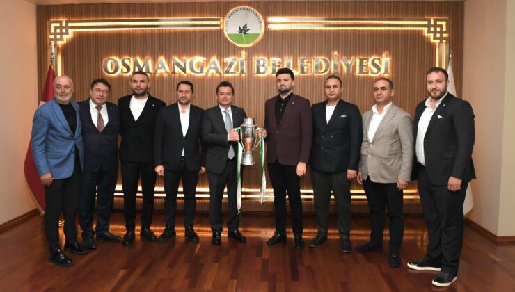 Osmangazi’de şampiyonluk sevinci: Bursaspor kupasıyla geldi