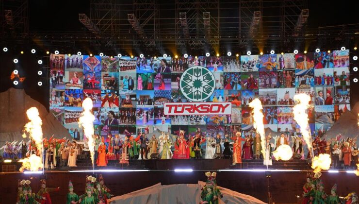 İnegöl Halk Dansları Topluluğu, Aktau Festivali’ne katıldı