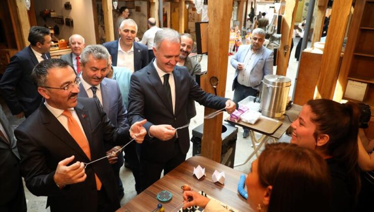 İnegöl’de Oyuncak Sergisi çocukları geçmişe götürüyor