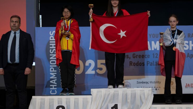 Büyükşehir Belediyesporlu Arya dünya şampiyonu oldu