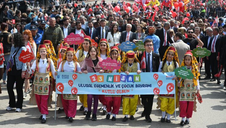 Bursa’da çocuklar 23 Nisan’ı şenlikle kutladı