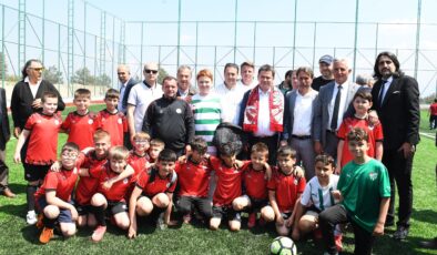 Osmangazi’de yeni futbol sahası hizmete açıldı