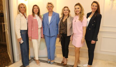 Bursa BUSEDER yeni üyelerine rozet taktı