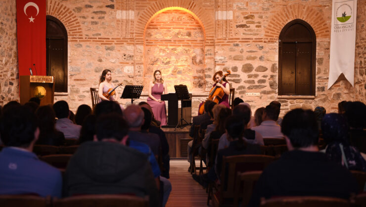 Sanatseverler Terra Trio konserinde buluştu