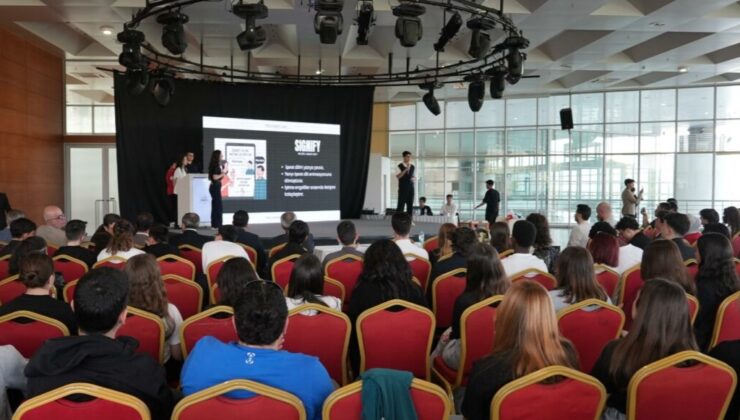 Bursa Erkek Lisesi Girişimcilik zirvesi gençleri buluşturdu