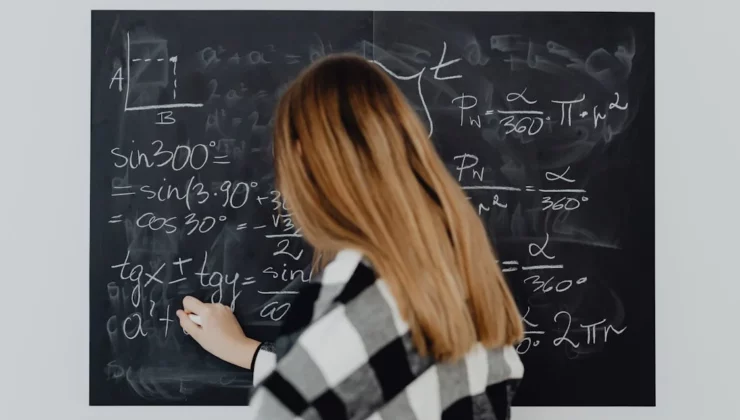 MEB 15 bin sözleşmeli öğretmen alımı başladı
