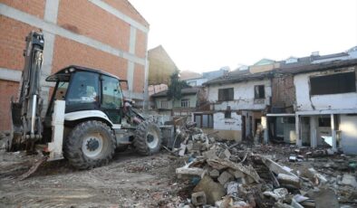 Başkan Taban: İnegöl’de 37 bina kamulaştırıldı, otopark ve oyun alanları oluşturuldu