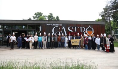 İnegöl’de “Şehir ve Gastronomi” buluşması: Öğretmenler piyaz yapımını öğrendi