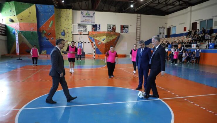 İnegöl’de Engelsiz Kalpler Futsal Turnuvası gerçekleşti