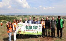 İnegöl’de geleceğe nefes: Öğrencilerle fidan dikimi