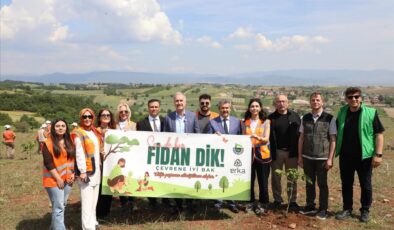 İnegöl’de geleceğe nefes: Öğrencilerle fidan dikimi