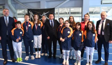 Osmangazi’den eskrime destek: Yeni salon hizmete girdi