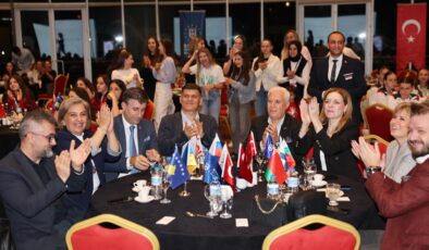 Başkan Bozbey kardeş şehirlerin genç sporcularıyla bir araya geldi