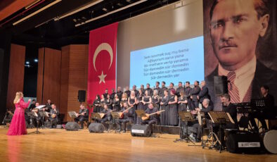 Bursa Büyükşehir Orkestrası sahnedeydi: Sanatseverlerden yoğun ilgi