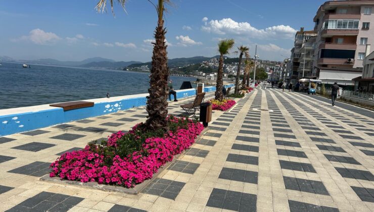 Bursa, Büyükşehir’in çiçeklendirme çalışmalarıyla yeniden canlanıyor