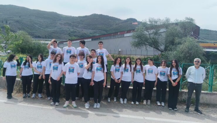 Gemlik’te “Mavi Dedektifler” Karsak Deresi’ndeki kirliliğe dikkat çekti