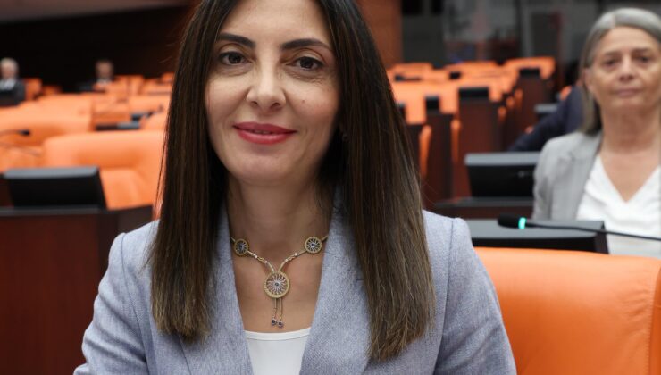 CHP Bursa Milletvekili PM Üyesi Nurhayat Altaca Kayışoğlu: “Vatandaş bizden ne istiyor”