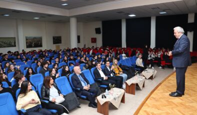 Şadi Özdemir, Güzel Sanatlar Lisesi öğrencileriyle buluştu