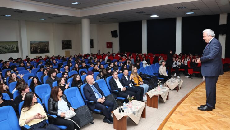 Şadi Özdemir, Güzel Sanatlar Lisesi öğrencileriyle buluştu