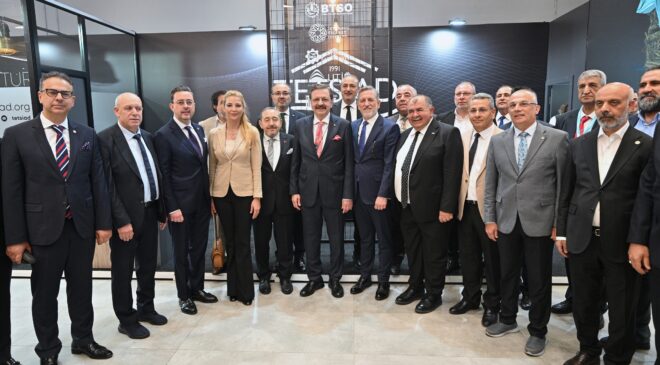 TOBB Başkanı Hisarcıklıoğlu’ndan HOMETEX Fuarı’na tam not