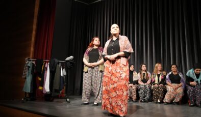 Başkan Işık’tan Gürsulu tiyatroculara destek