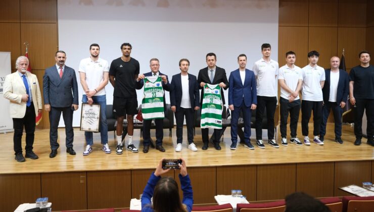 Sezer Sezgin ve Bursaspor basketbol camiası gençlerle bir araya geldi