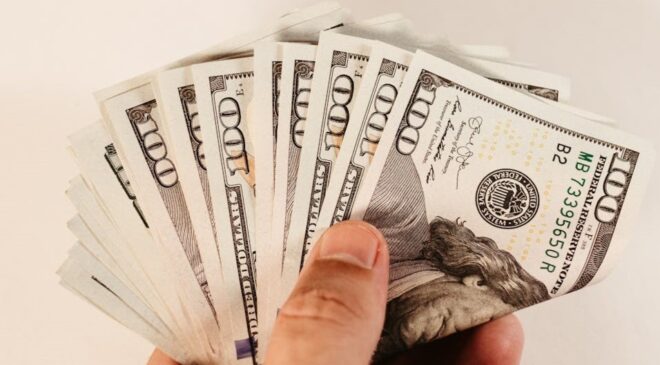 Dolar ve euro İstanbul serbest piyasada güne yükselişle başladı