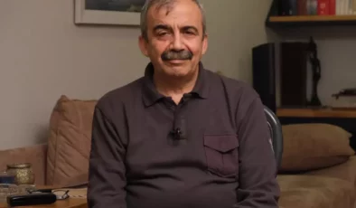 Sırrı Süreyya Önder hayatını kaybetti