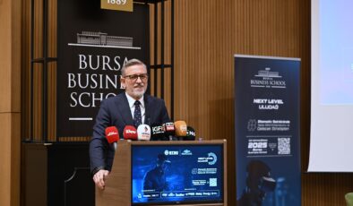 Yapay zekâ odaklı otomotiv stratejileri Uludağ Zirvesi’nde konuşuldu