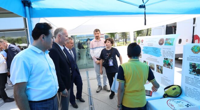 İnegöl Kent Meydanı “TÜBİTAK Bilim Fuarı Festivaline” Ev Sahipliği Yaptı