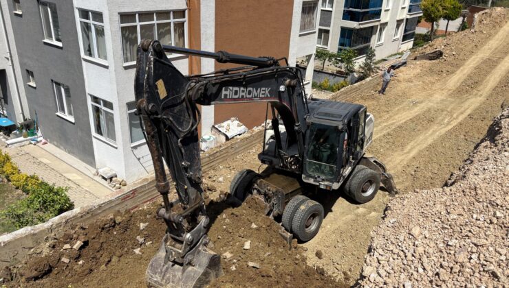 Gemlik’te Yol Açma Çalışmaları Hız Kesmeden Sürüyor