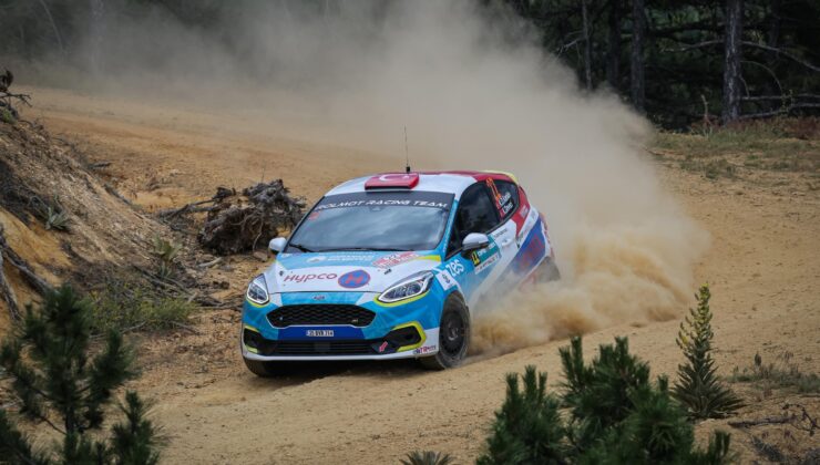Dünyadaki ilk ve tek engelli kadın ralli pilotundan çifte podyum