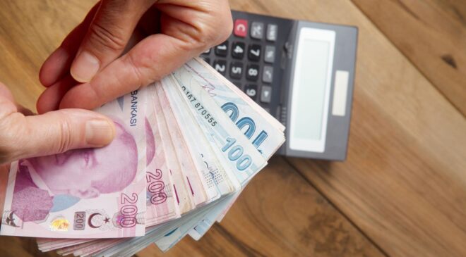 Asgari Ücrete Zam Tartışması: Ak Parti’den İlk Açıklama Geldi