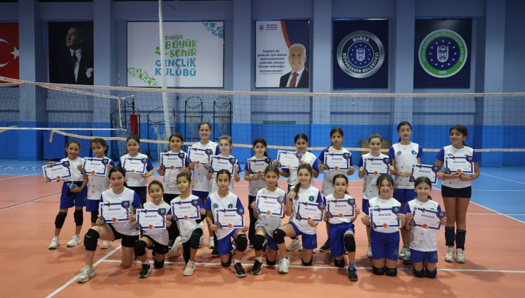 Kış Spor Okulları’nda heyecan ve başarı bir araya geldi