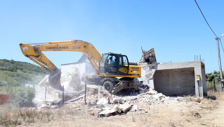 Deprem riski gerekçesiyle Mudanya’da yıkım süreci