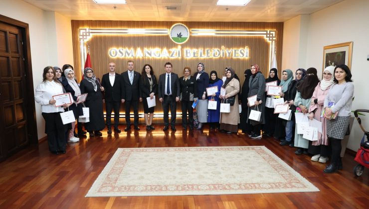 Osmangazi’de okuma yazma kursu hayatlara umut oldu