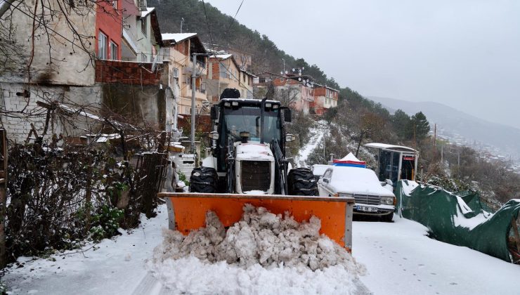 Yıldırım Belediyesi’nden kar yağışına anında müdahale